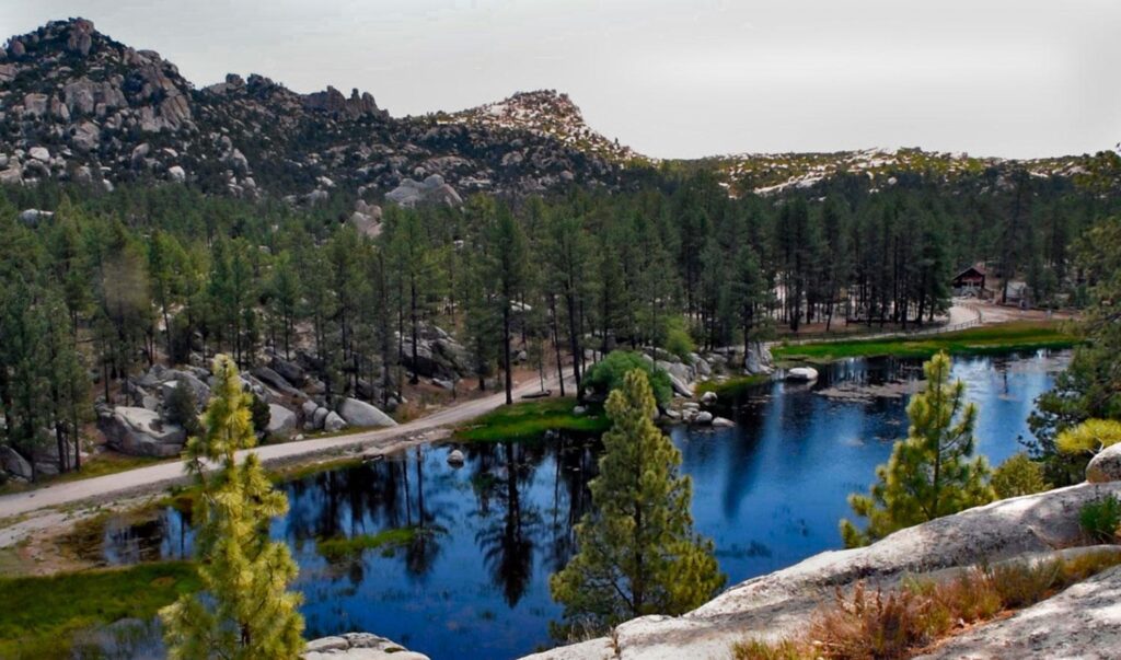Terreno en Venta: Refugio Natural en Laguna Hanson, B.C.