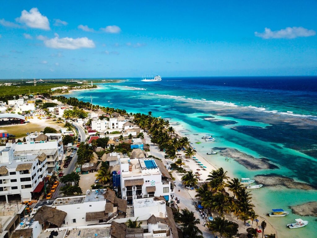 Terreno en Venta: Exclusividad y Plusvalía en Mahahual, Caribe Mexicano